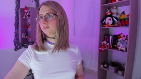 kimberly_thonson online show from December 2025 03:21:01 PM