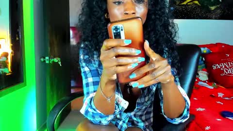 Snapshot of kimberlybanks2 chatting on December 2024 02:11:02 PM Kimberly Banks online show from December 2024 02:11:02 PM