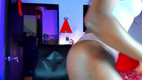 Snapshot of kimberlybanks2 chatting on December 2024 02:17:01 AM Kimberly Banks online show from December 2024 02:17:01 AM