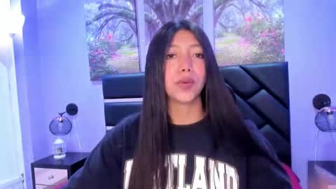 Kimberly Villalobos online show from November 2025 11:53:02 AM