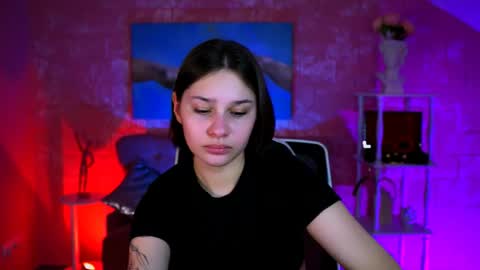 kimclarks online show from April 2026 05:00:01 PM