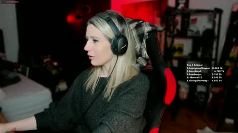 Snapshot of kimilee22 chatting on February 2025 08:54:02 PM Wolfs Girl online show from February 2025 08:54:02 PM