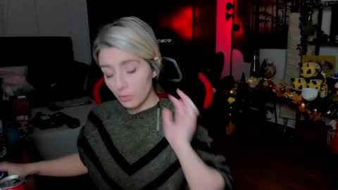 Snapshot of kimilee22 chatting on September 2025 06:24:02 PM Wolfs Girl online show from September 2025 06:24:02 PM