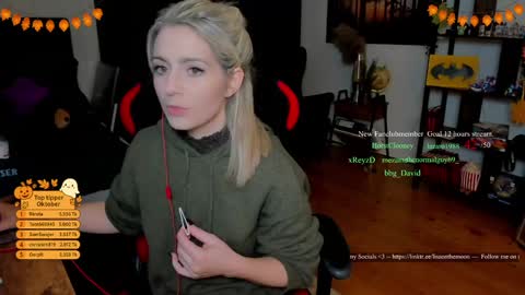 Snapshot of kimilee22 chatting on October 2025 07:25:01 PM Wolfs Girl online show from October 2025 07:25:01 PM