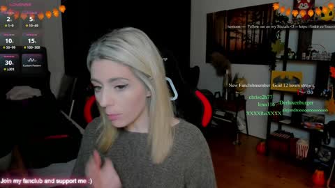 Snapshot of kimilee22 chatting on November 2025 06:30:02 PM Wolfs Girl online show from November 2025 06:30:02 PM