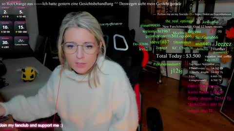 Snapshot of kimilee22 chatting on November 2025 02:48:02 AM Wolfs Girl online show from November 2025 02:48:02 AM