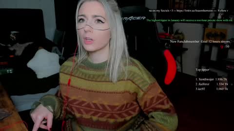 Snapshot of kimilee22 chatting on January 2026 09:53:02 PM Wolfs Girl online show from January 2026 09:53:02 PM