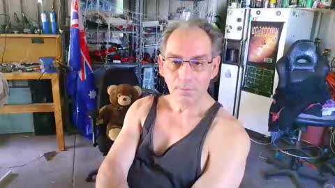 kimintheshed online show from November 2025 02:15:02 AM