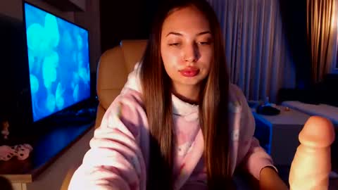 Kim Lee  online show from December 2024 12:43:02 AM