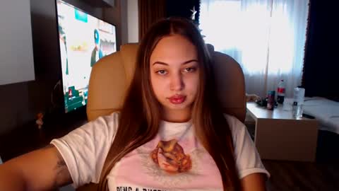 Kim Lee  online show from January 2025 01:31:02 PM