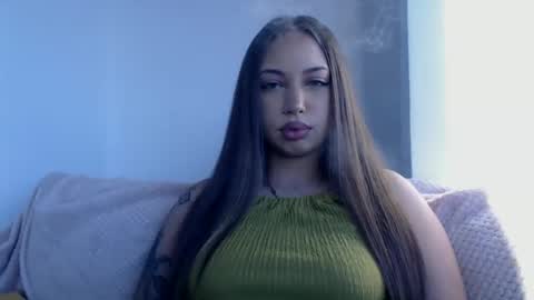 Kim Lee  online show from March 2025 03:13:02 PM