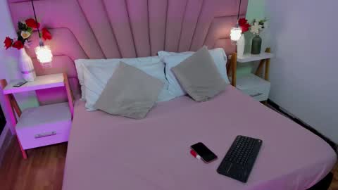 kimluna1 online show from February 2026 03:44:02 AM