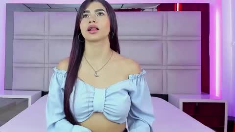 kim luna online show from September 2025 04:01:02 PM