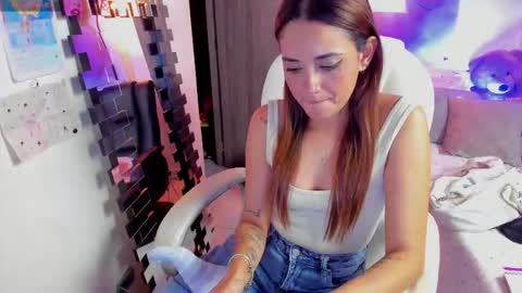 kimmberly_saenz_ online show from February 2026 12:09:01 AM