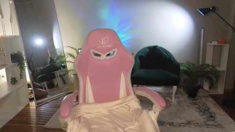 Snapshot of kimmeow_ chatting on November 2025 12:27:02 PM Kim online show from November 2025 12:27:02 PM