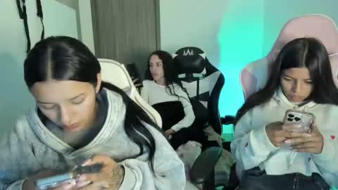 kimmi online show from February 2026 11:25:01 PM