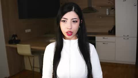 Snapshot of kindraevert chatting on November 2025 05:51:01 AM Megan online show from November 2025 05:51:01 AM