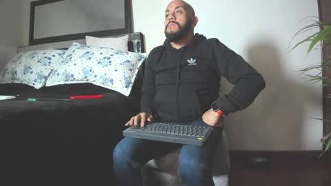 king_bear_25 online show from February 2026 03:06:01 AM