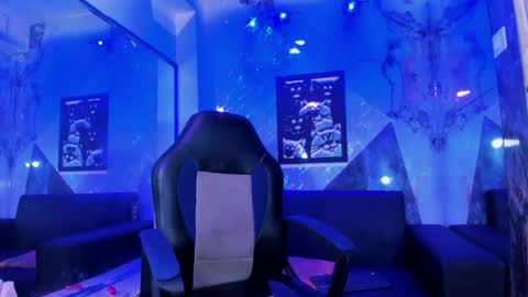 king_hot26 online show from June 2026 01:02:02 PM