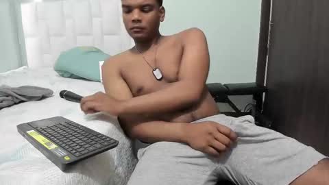 Snapshot of king_men2 chatting on February 2025 09:59:02 PM king_men2 online show from February 2025 09:59:02 PM