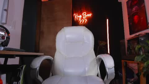 King Bear online show from June 2026 04:40:01 AM