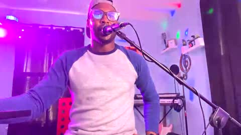 Snapshot of kingcorbra chatting on February 2025 07:03:01 PM KC online show from February 2025 07:03:01 PM