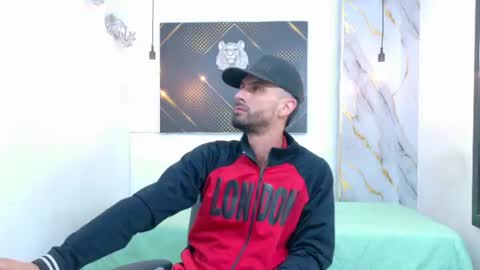 KING  online show from June 2026 03:42:02 AM