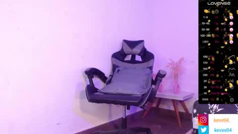 Snapshot of kingparker1 chatting on October 2025 04:42:01 AM A L E X online show from October 2025 04:42:01 AM