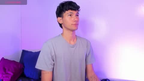 Snapshot of kingparker1 chatting on December 2025 04:17:01 AM A L E X online show from December 2025 04:17:01 AM