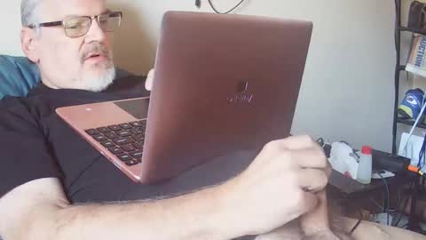 kingtongue10 online show from November 2025 04:07:02 PM