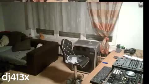 Snapshot of kinky_413x chatting on February 2026 12:28:01 AM kinky_413x online show from February 2026 12:28:01 AM