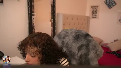 Snapshot of kinky_mj chatting on June 2026 08:19:02 PM Mary your fav curly girl online show from June 2026 08:19:02 PM