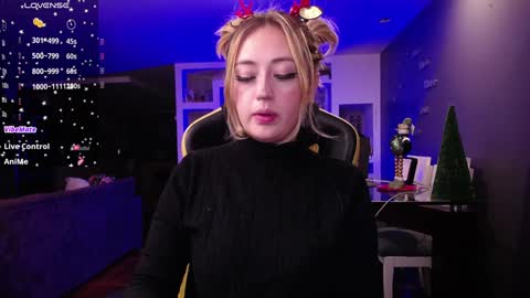 Snapshot of kinkydoll_ chatting on December 2024 05:04:02 AM Sara online show from December 2024 05:04:02 AM