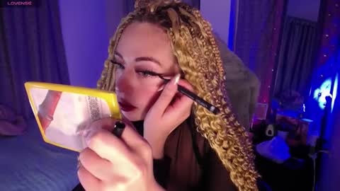 Snapshot of kinkydoll_ chatting on March 2025 11:27:01 PM Sara online show from March 2025 11:27:01 PM