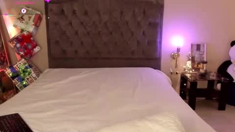 Snapshot of kinkyelise chatting on December 2025 05:14:01 AM Jenny online show from December 2025 05:14:01 AM