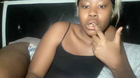 Bunniii online show from February 2025 07:23:02 AM