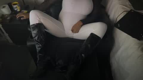 kinkypantyhoseman online show from February 2025 10:58:01 PM