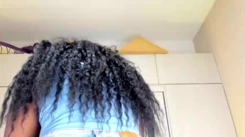 M A R A  online show from November 2025 11:53:01 AM