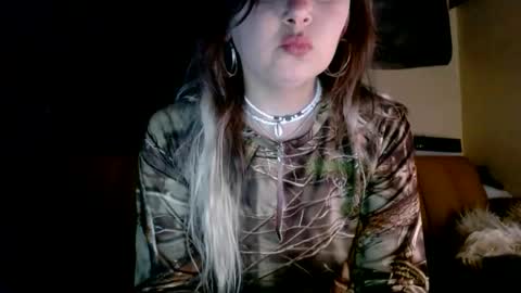 Snapshot of kipsy420 chatting on April 2026 07:22:01 AM Kipsy Rose online show from April 2026 07:22:01 AM
