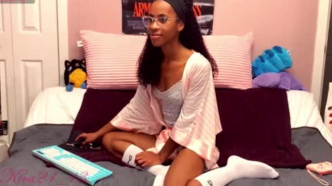 Kira21 13 online show from October 2025 12:58:01 AM