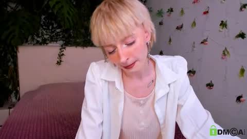 Snapshot of kira__cutie chatting on March 2026 08:37:01 PM Kira online show from March 2026 08:37:01 PM