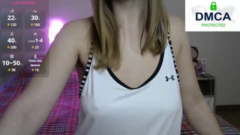 Snapshot of kira_blonde_angel chatting on February 2025 03:54:02 PM Kira online show from February 2025 03:54:02 PM