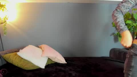 kira_exe online show from April 2026 11:37:01 AM