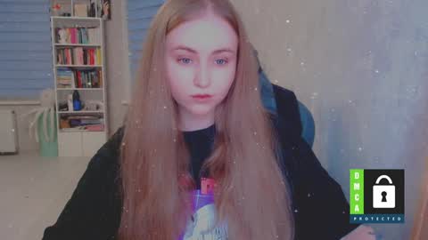 Snapshot of kira_love_sleep chatting on December 2024 04:31:01 PM you know thumb up me please its important online show from December 2024 04:31:01 PM