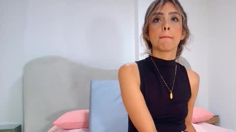 kira online show from December 2025 11:52:01 AM