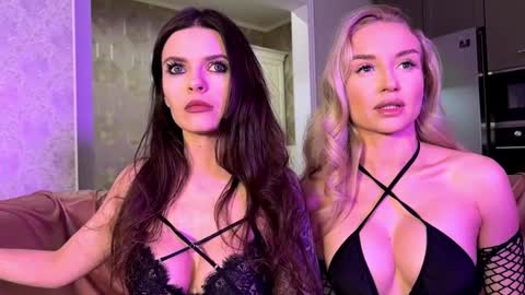 Snapshot of kira_mmr chatting on December 2024 06:26:01 PM Kira and friends online show from December 2024 06:26:01 PM