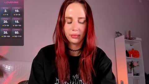 Kira online show from November 2025 05:23:01 PM