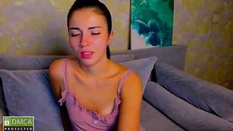 kiraa sunny online show from October 2025 06:35:02 PM