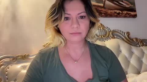 KiraDivine online show from January 2026 01:37:02 PM