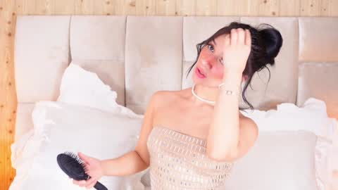 kira online show from December 2024 01:57:02 AM